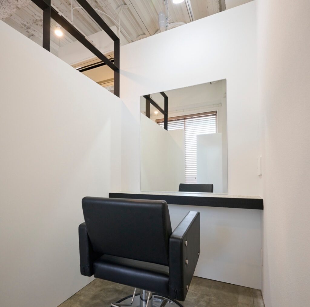 白髪染め専門店感動美髪サロンFEAT　お客様席